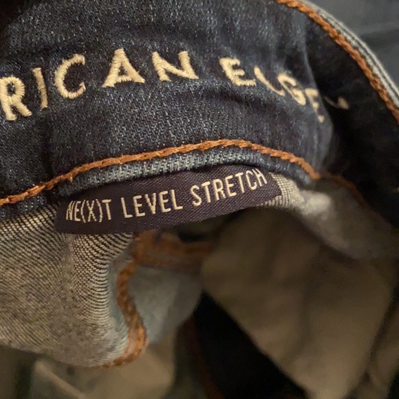 American Eagle dark wash jeans. Size 2 - Picture 2 of 3